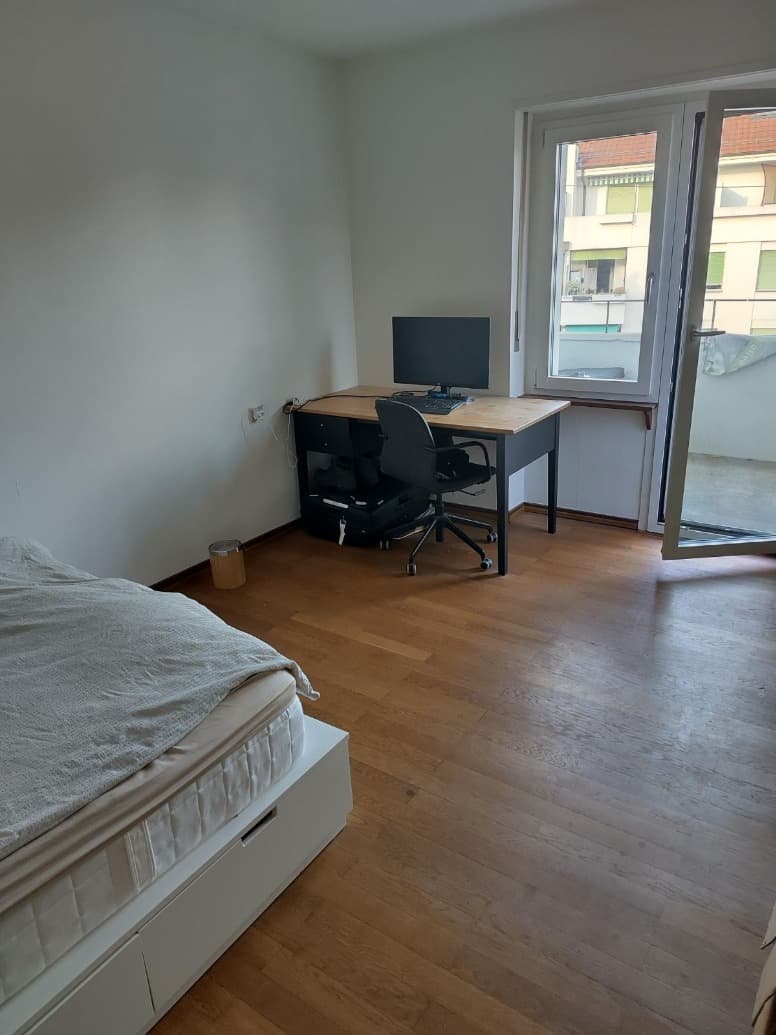 WG-Zimmer ab April, 640.-/Monat