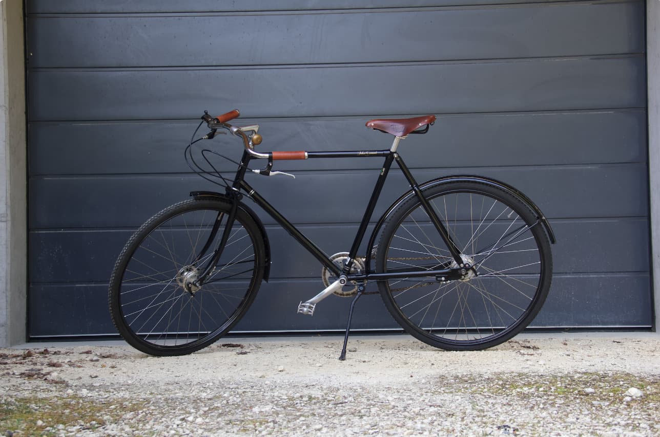 Klassisches schwarzes 3-Gang Pashley Guv'nor Herrenrad