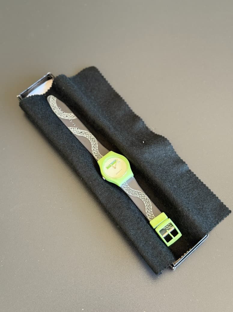 Armbanduhr, Batteriebetrieben, schlicht grün